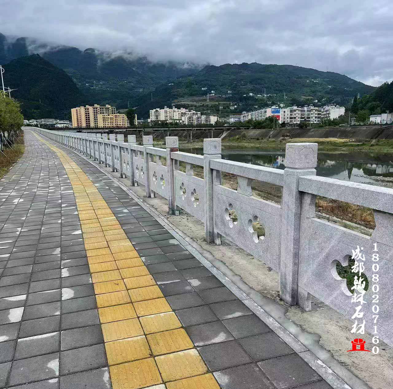 四川芝麻灰河道欄桿廣元項(xiàng)目 